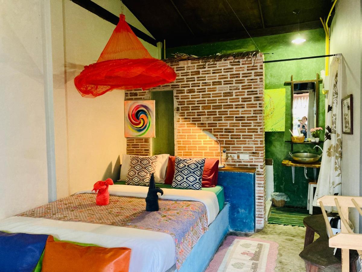Artist'S Place Trat Ngoại thất bức ảnh