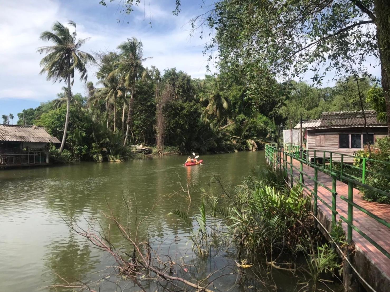 Artist'S Place Trat Ngoại thất bức ảnh