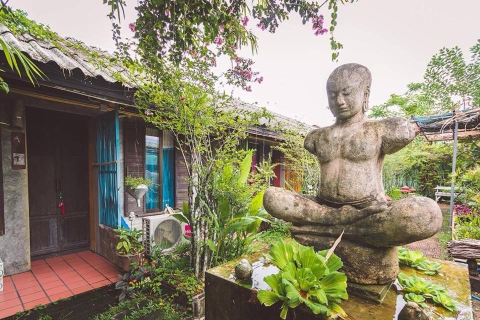 Artist'S Place Trat Ngoại thất bức ảnh